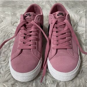 NIKE SB Blazer Low Zoom Air sneakers suede leather Style 864347-600 men’s 8.5